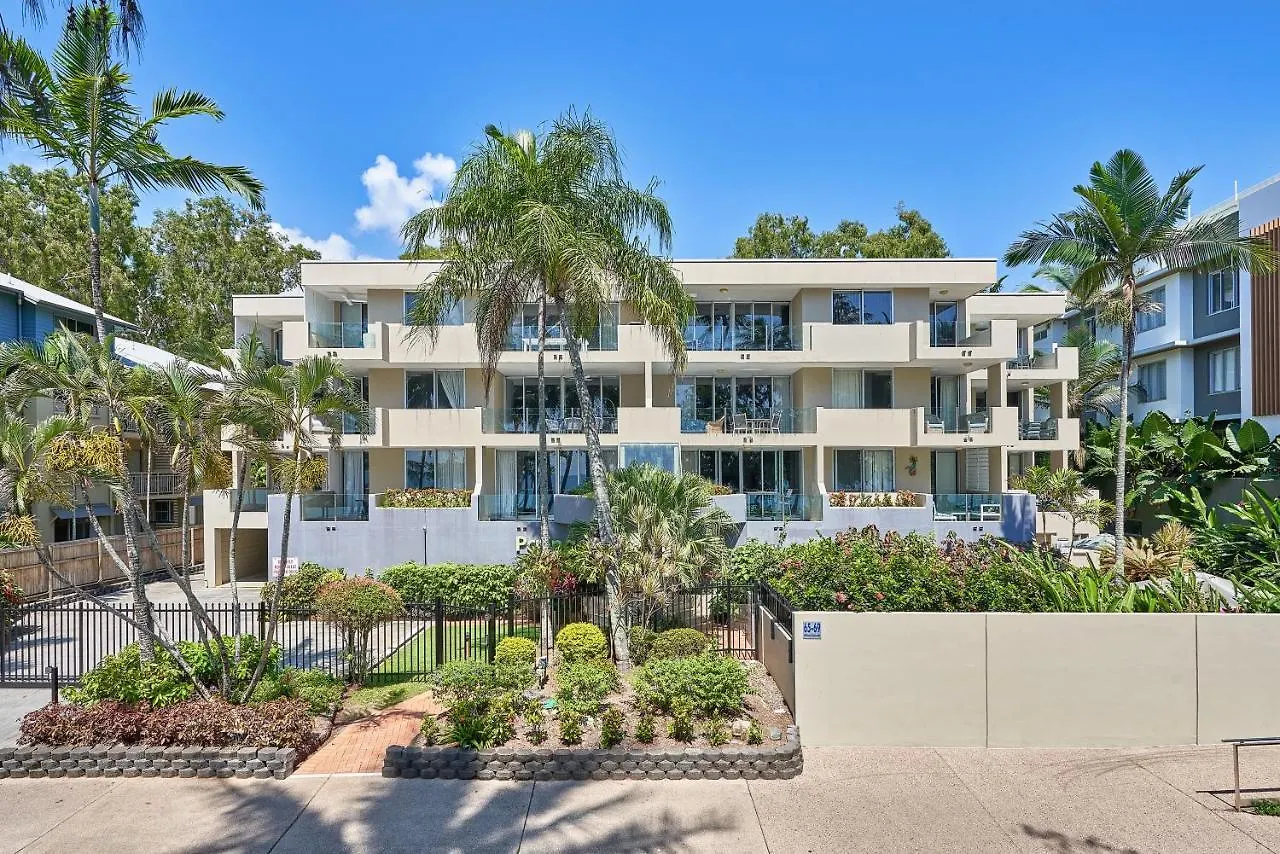 Paringa 2 Bedroom Top Floor Beach Front Apartment Palm Cove