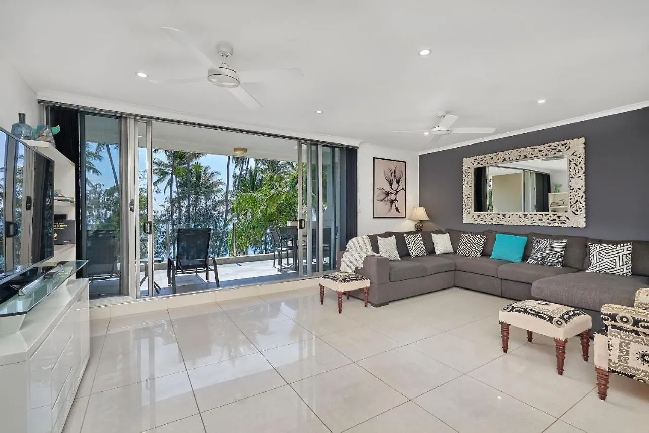 Paringa 2 Bedroom Top Floor Beach Front Apartment Palm Cove