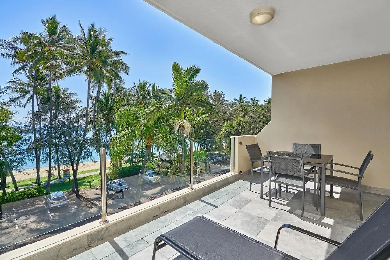Paringa 2 Bedroom Top Floor Beach Front Apartment Palm Cove