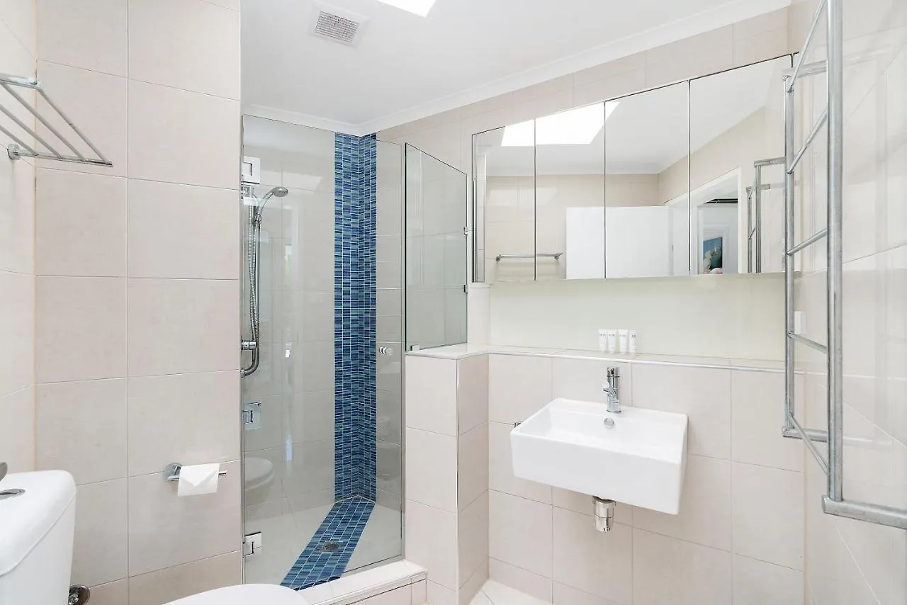 Paringa 2 Bedroom Top Floor Beach Front Apartment Palm Cove